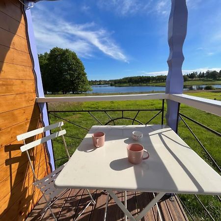Les Logements Insolites De La Base Nautique Verneuil  Eksteriør billede