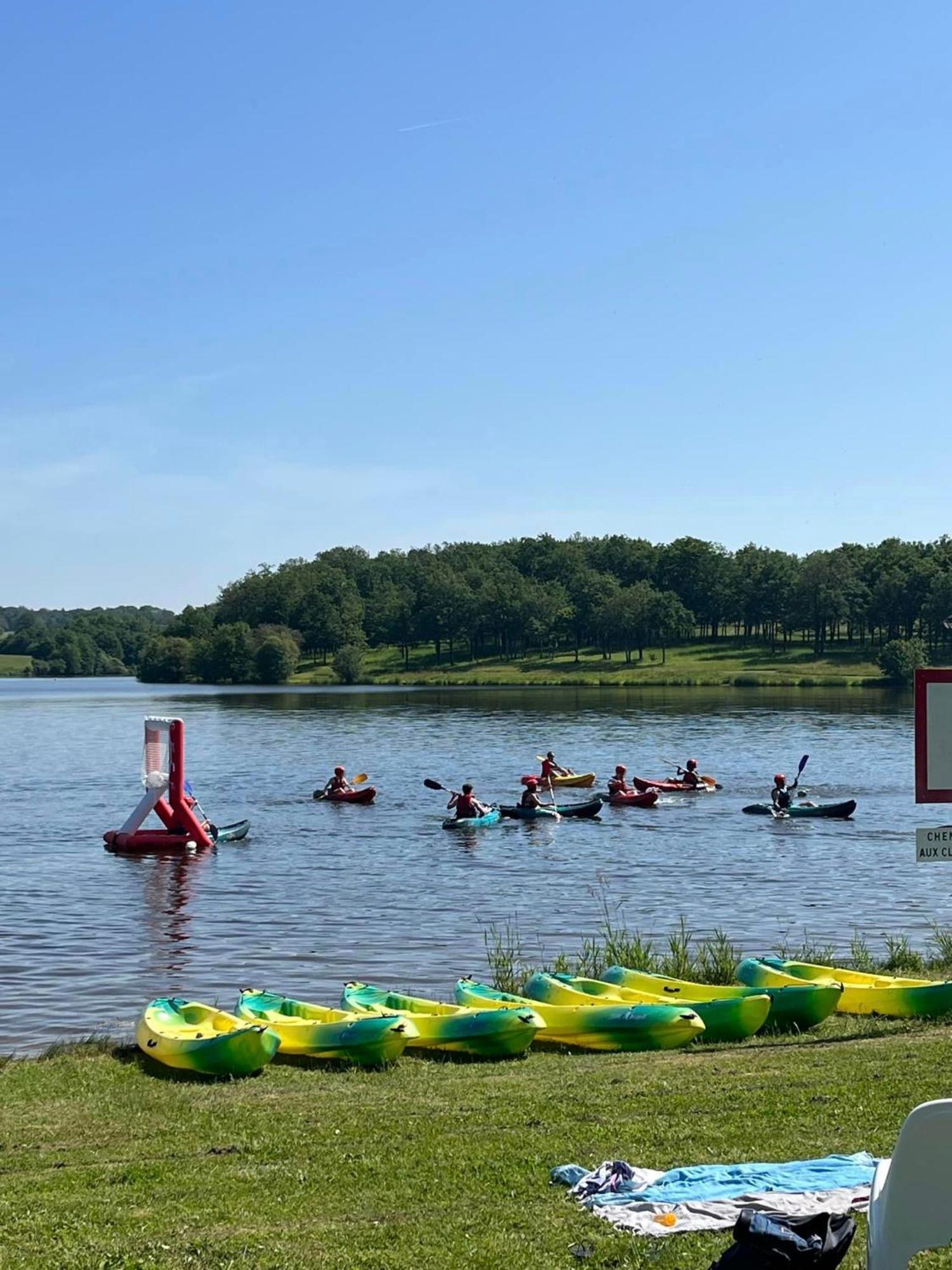 Les Logements Insolites De La Base Nautique Verneuil  Eksteriør billede
