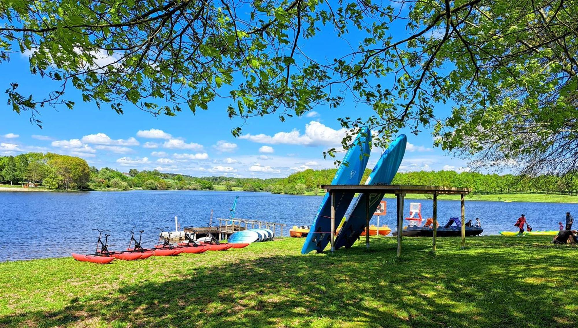 Les Logements Insolites De La Base Nautique Verneuil  Eksteriør billede