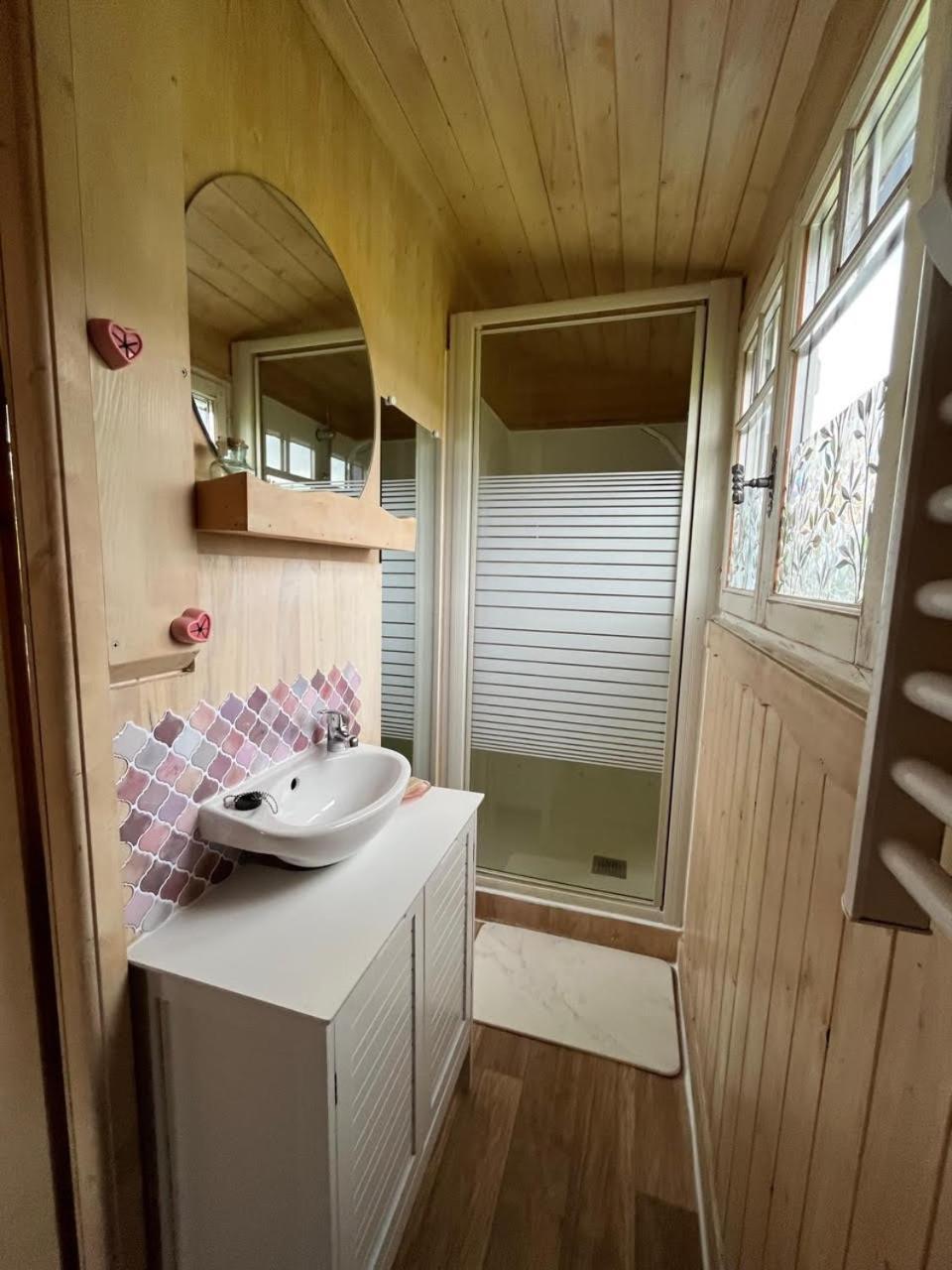 Les Logements Insolites De La Base Nautique Verneuil  Eksteriør billede
